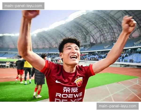 海港射手王武磊赛后发声:团队胜利比个人纪录更重要 海港射手王武磊赛后发声:团队胜利比个人纪录更重要